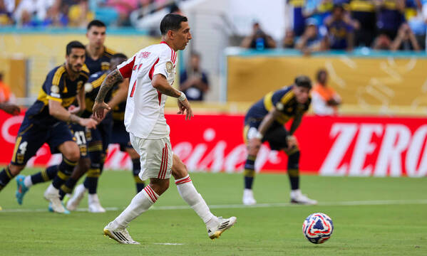 Di Mar&#237;a ex&#237;mio na cobran&#231;a de um pen&#225;lti