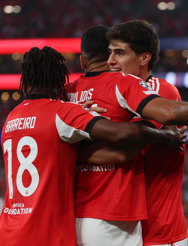 Barreiro, Pavlidis et Ant&#243;nio Silva