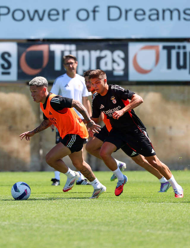 Equipa do Benfica trabalhou no centro de treinos do Besiktas