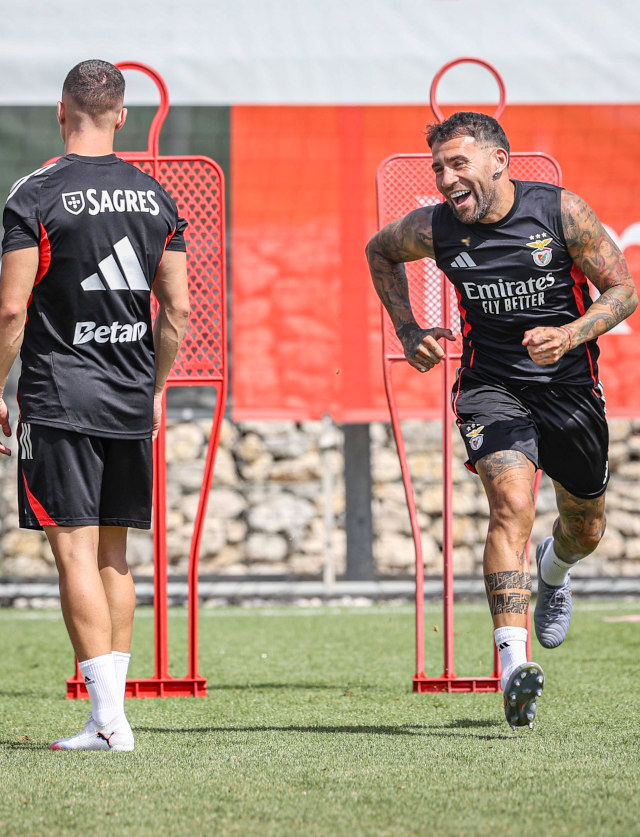 Otamendi em primeiro plano