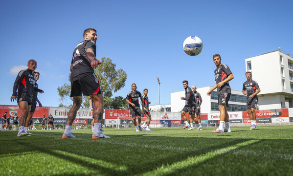 O Benfica treinou no Benfica Campus