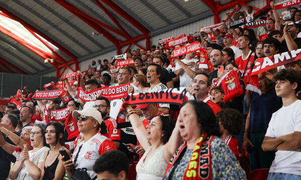Adeptos no Pavilhão Fidelidade