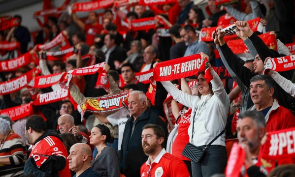 Adeptos do Benfica no Pavilh&#227;o Fidelidade