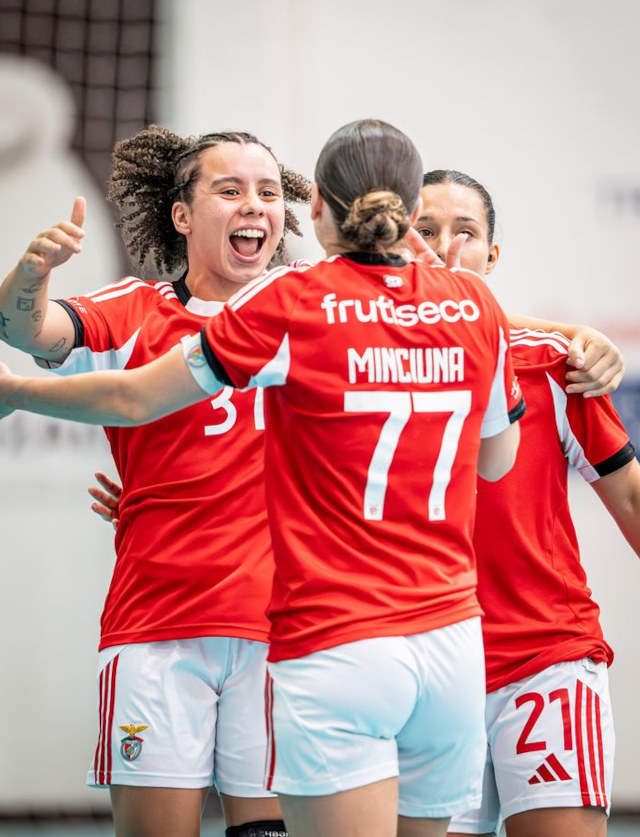 As jogadoras do Benfica festejam