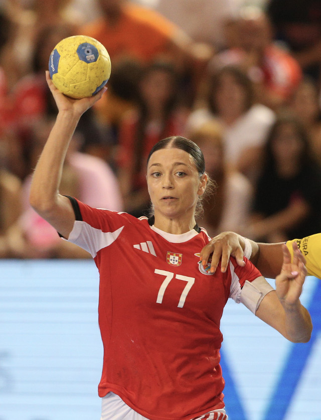 Mihaela Minciuna &#233; uma das cinco jogadoras do Benfica convocadas para a Sele&#231;&#227;o Nacional