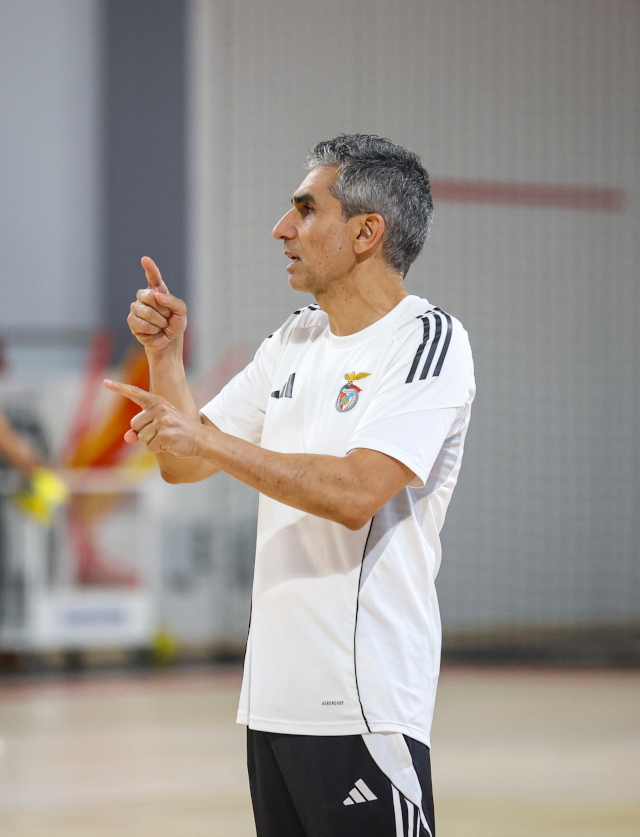 Treinador Jota Gonz&#225;lez