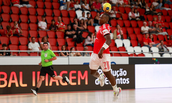 Stiven Valencia apontou 5 golos diante do Póvoa AC