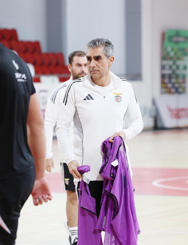 Treinador Jota Gonz&#225;lez