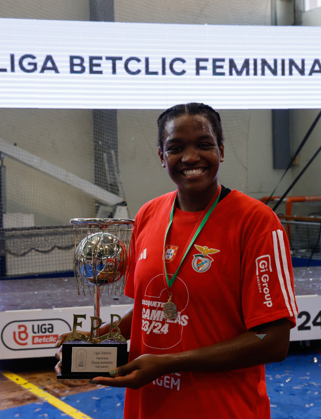 Let&#237;cia Soares: campe&#227; nacional pelo Benfica em 2023/24