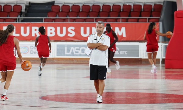Treinador Eug&#233;nio Rodrigues