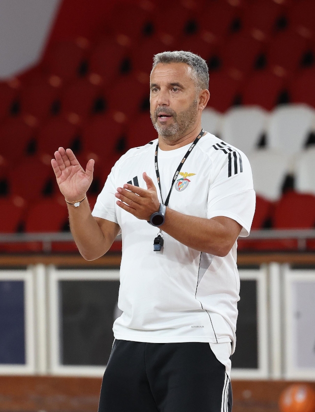 Treinador Eug&#233;nio Rodrigues