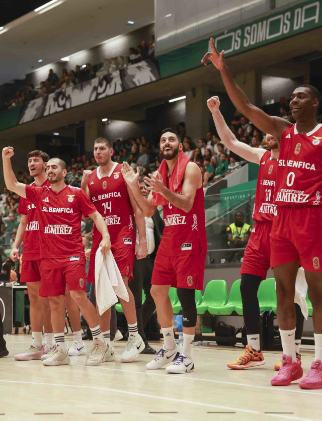 Celebra&#231;&#245;es benfiquistas no Pavilh&#227;o Jo&#227;o Rocha
