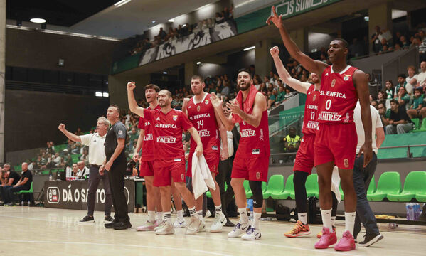 Celebra&#231;&#245;es benfiquistas no Pavilh&#227;o Jo&#227;o Rocha