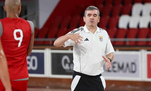 Treinador Norberto Alves