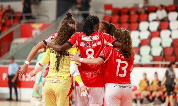 Festejo das jogadoras do Benfica