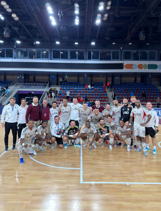 Equipa do Benfica ap&#243;s o apito final