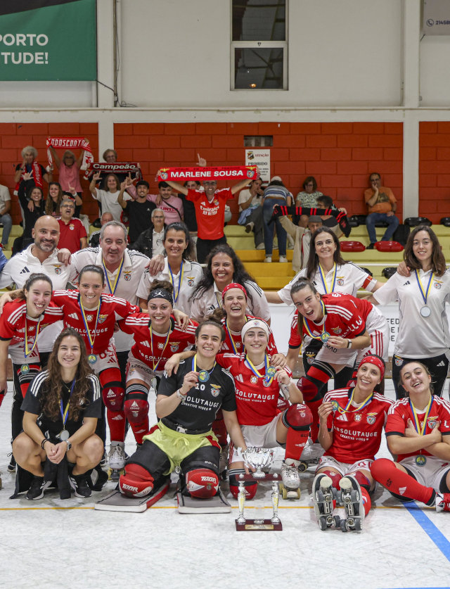 &#193;guias com o trof&#233;u