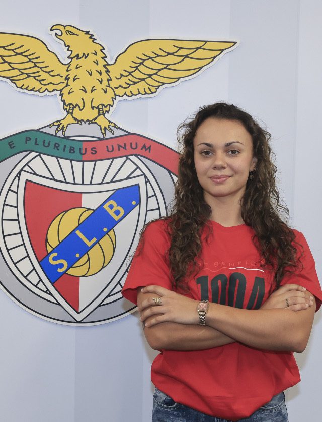 Aim&#233;e Blackman renovou contrato at&#233; 2026
