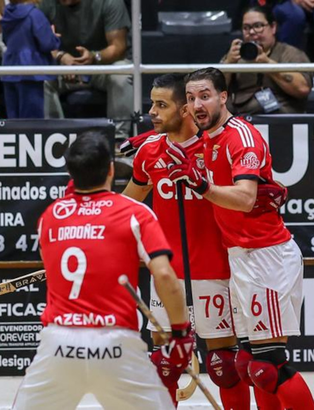 Festejos da equipa de h&#243;quei em patins