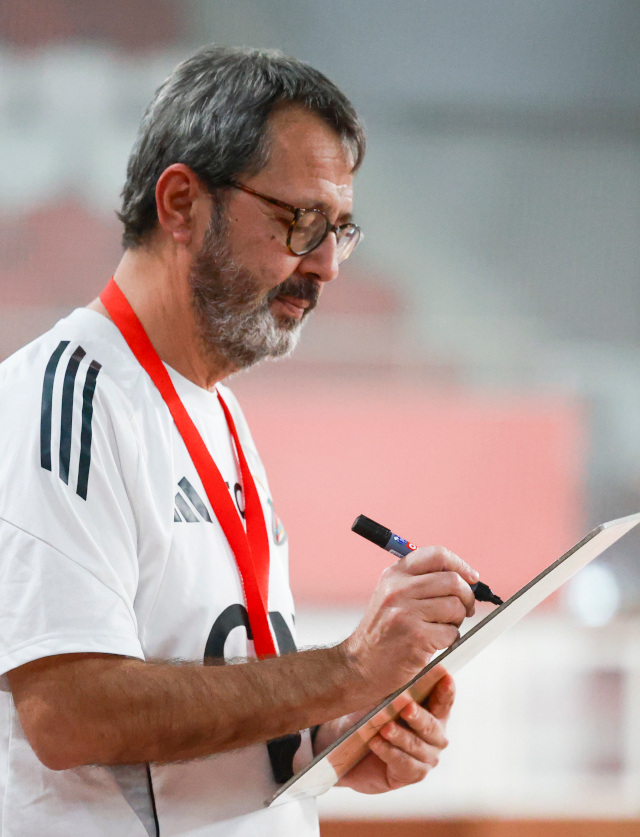 Treinador Edu Castro