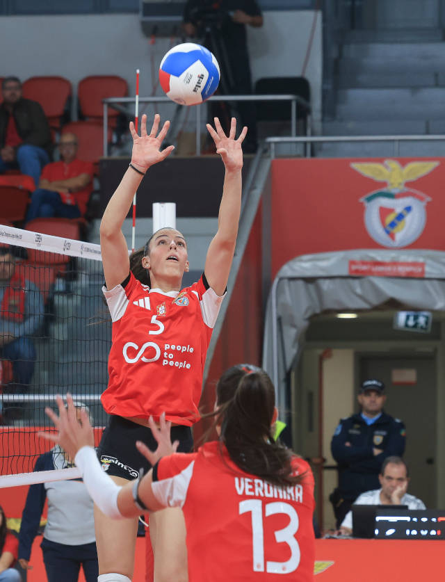 Mariana Garcez e Veronika Djokic