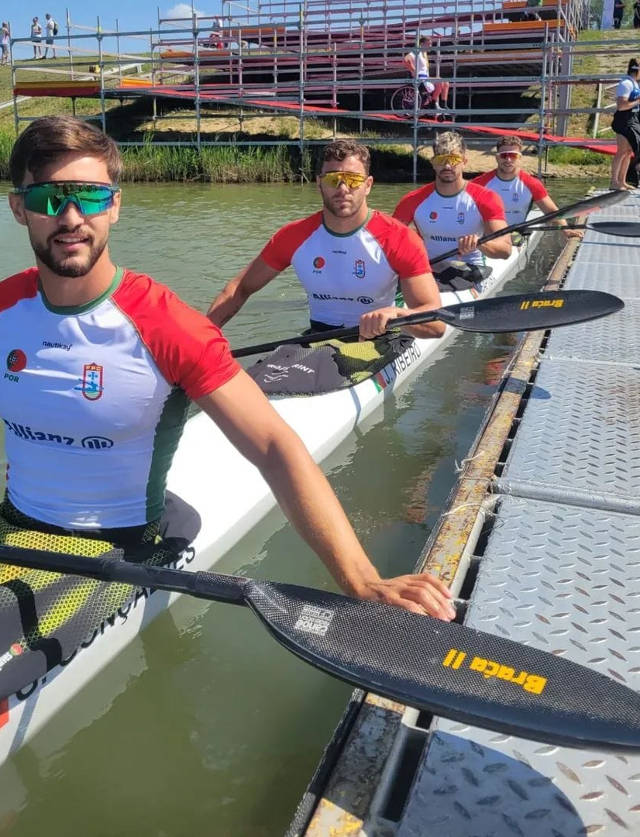 João Ribeiro (2.º), Messias Baptista (3.º) e Pedro Casinha (4.º) na embarcação