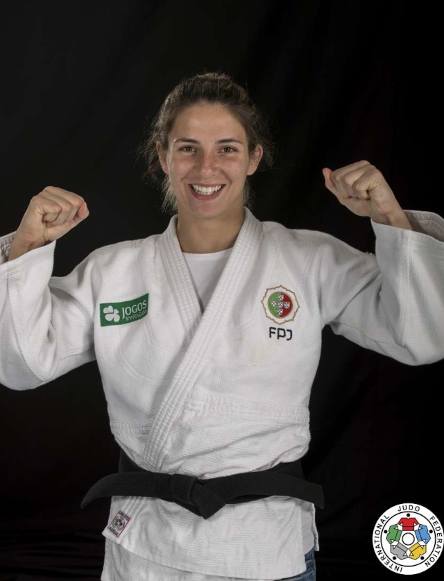 B&#225;rbara Timo