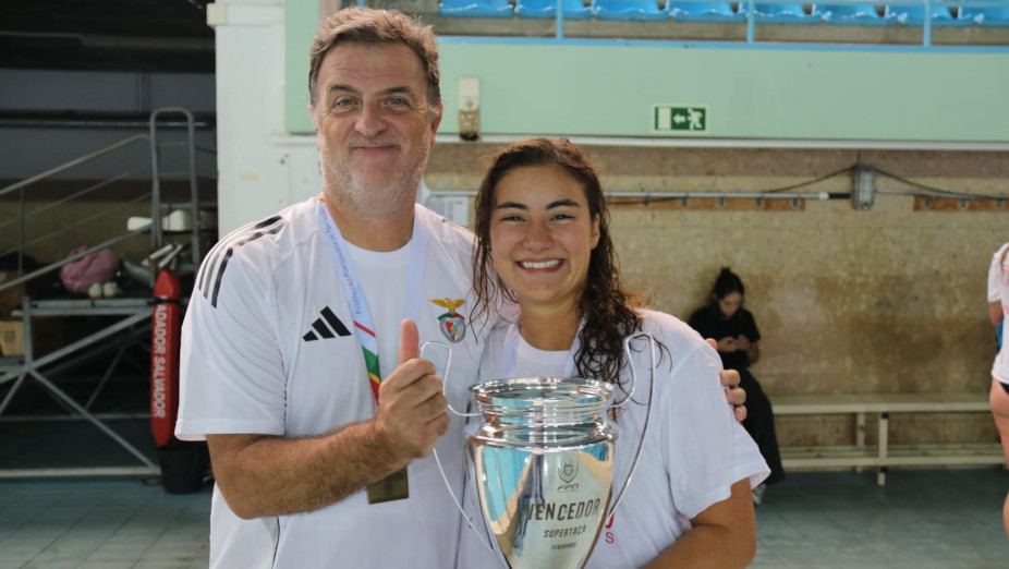 Equipa feminina de polo aquático do Benfica