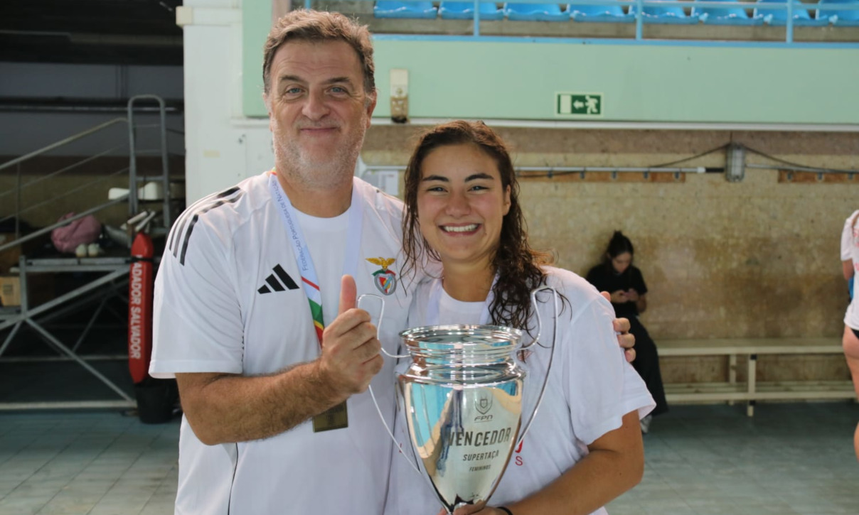 Equipa feminina de polo aquático do Benfica