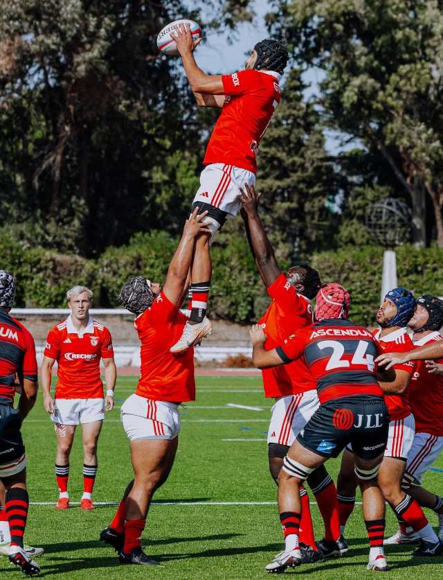 In&#237;cio do ataque do Benfica
