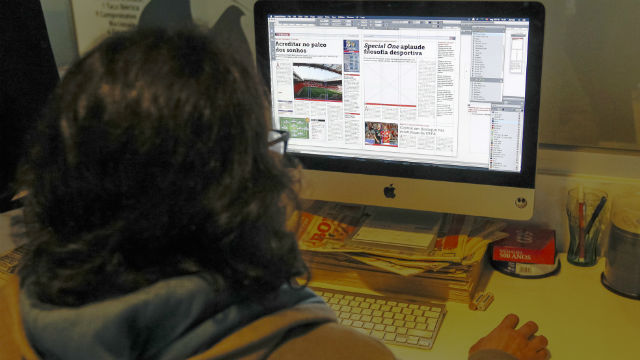 Paginação na redação do jornal O Benfica