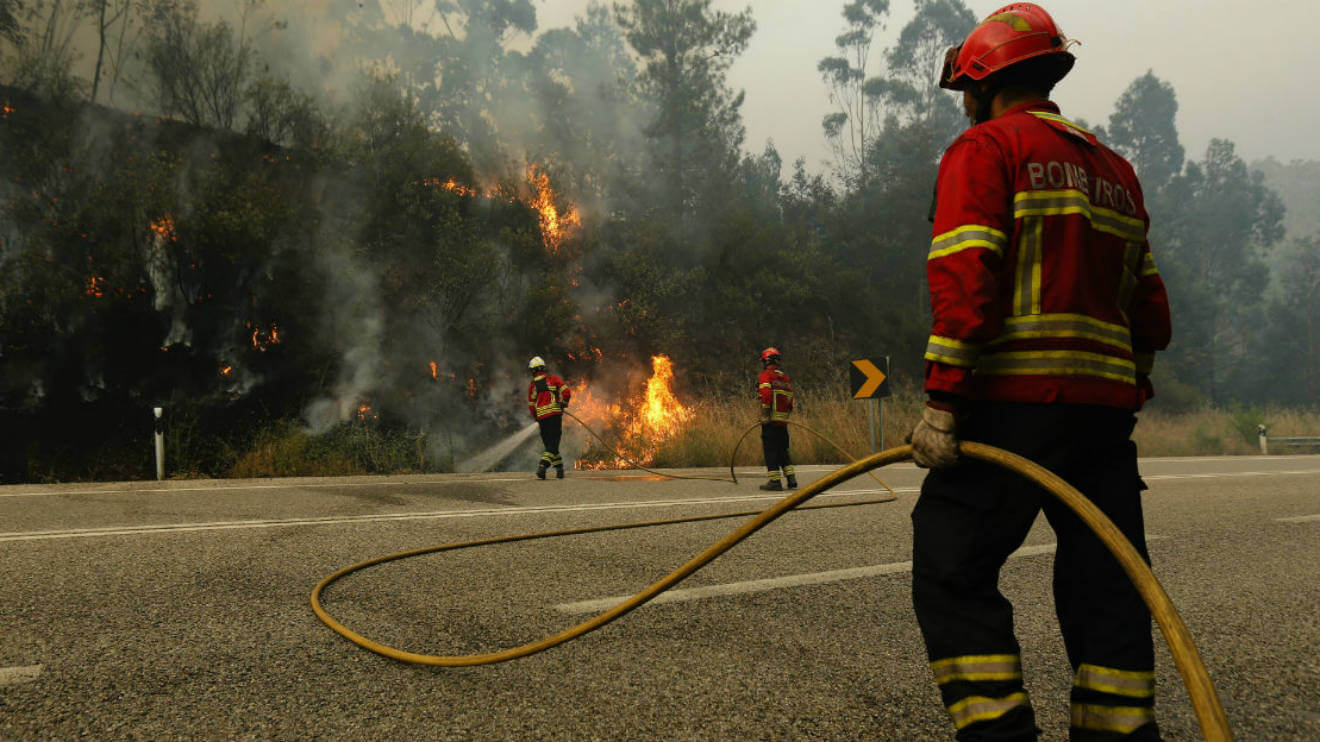 Bombeiros em ação