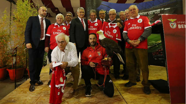 Lu&#237;s Filipe Vieira no centro da festa da Casa de Alc&#225;cer do Sal