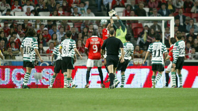 Golo de Luisão em 2005