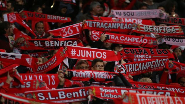 Fam&#237;lia Benfiquista em apoio total &#224; equipa