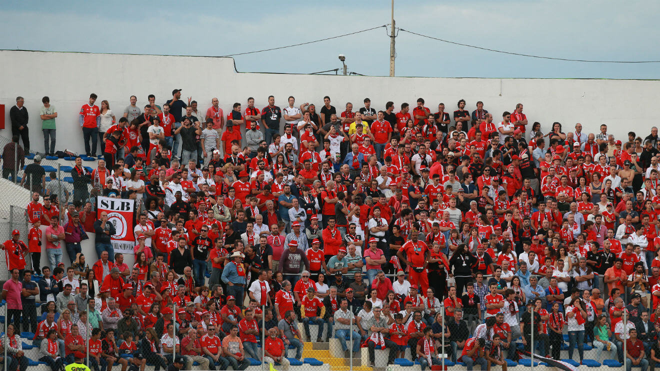 Benfiquistas no Estádio Municipal de Chaves
