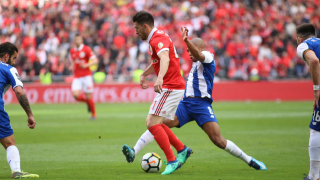 Pizzi num lance com Brahimi