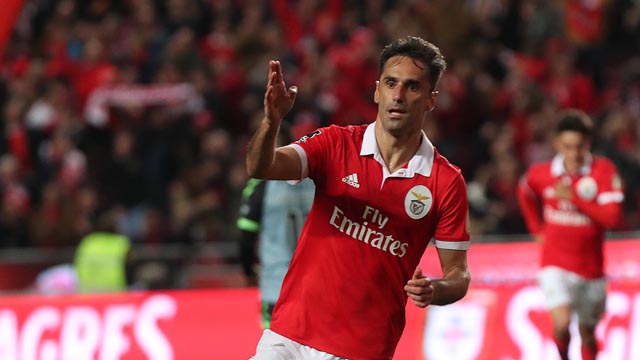 Jonas festeja golo no Estádio da Luz