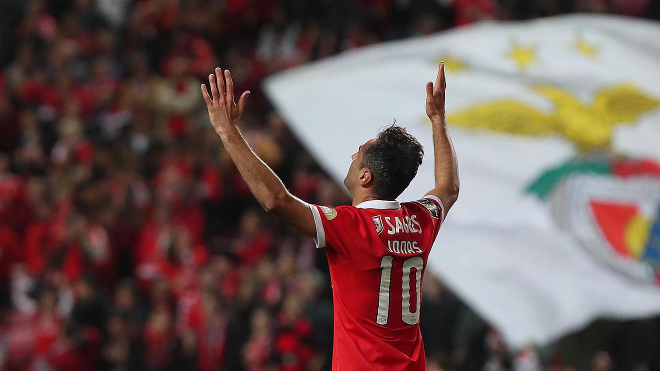 Jonas festeja golo no Estádio da Luz