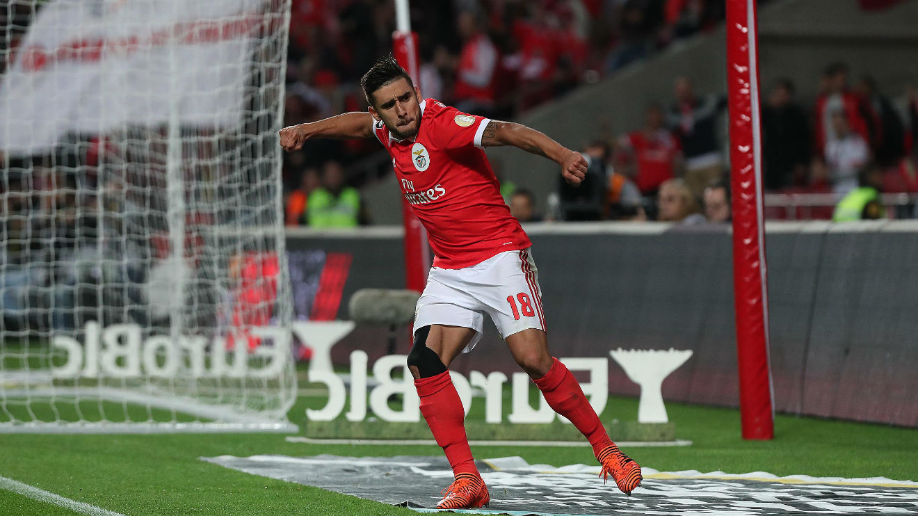 Salvio festeja golo no Estádio da Luz