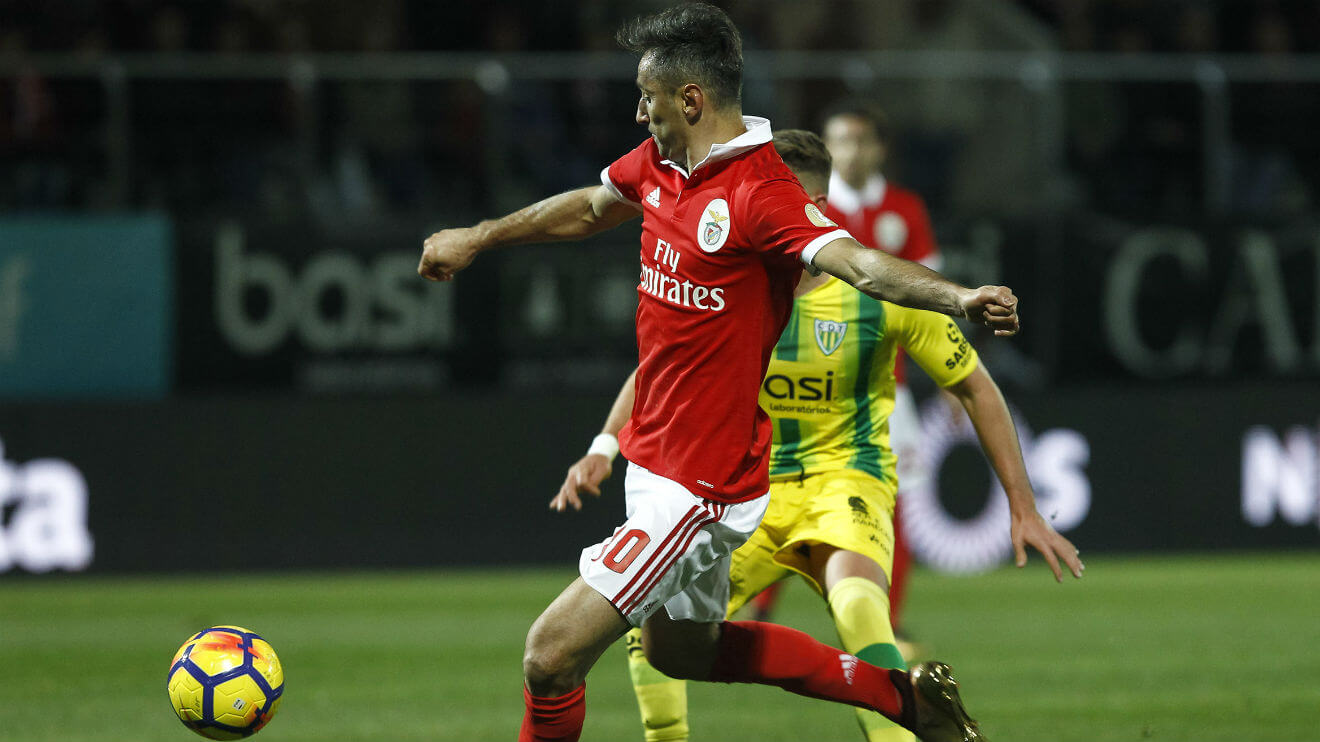 Jonas no jogo com o CD Tondela