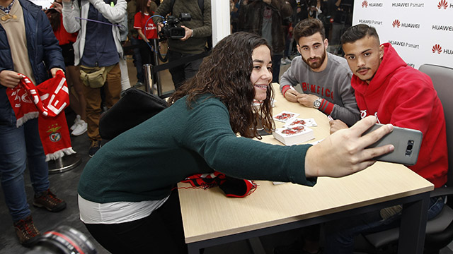 Rafa e Diogo Gon&#231;alves estiveram esta ter&#231;a-feira na Loja Huawei no CC Colombo