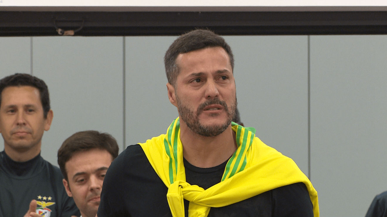 Júlio César despede-se dos companheiros de equipa no Benfica