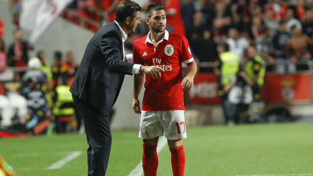 Rui Vit&#243;ria d&#225; indica&#231;&#245;es a Zivkovic