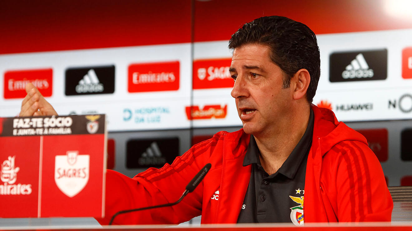 Rui Vitória em conferência de imprensa