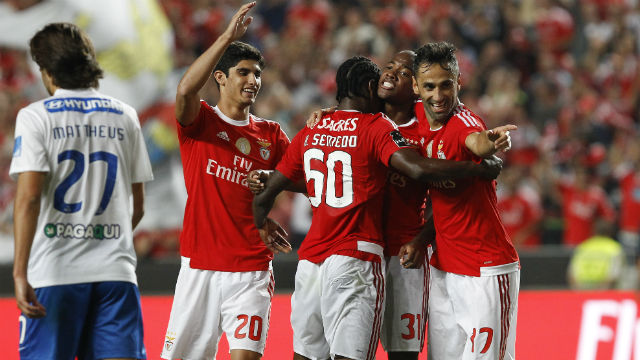 Nélson Semedo festeja o primeiro golo na equipa principal do Benfica