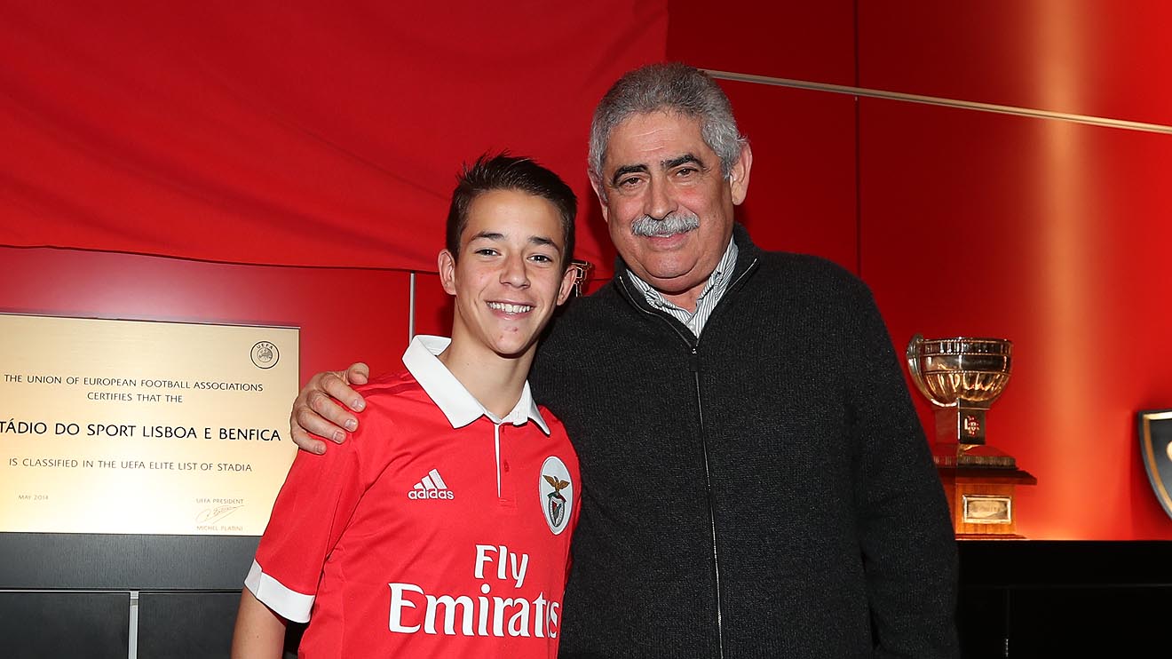 Hugo Felix Assina Contrato De Formacao Com O Benfica Sl Benfica