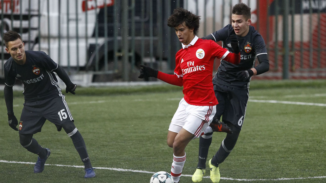 João Félix no jogo com o CSKA na Rússia