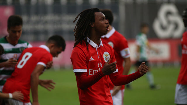 Jair Tavares no dérbi com o Sporting