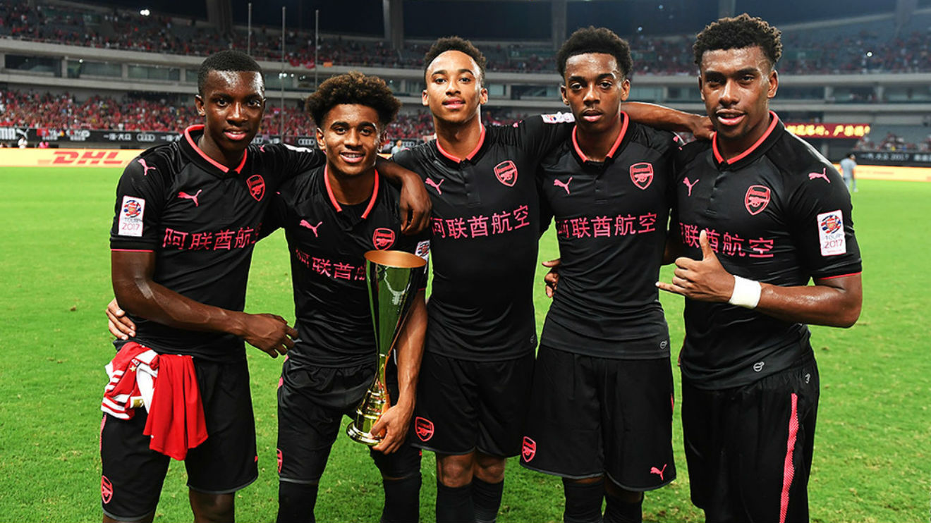 Irmão de Chris Willock (2.ª à dta.)